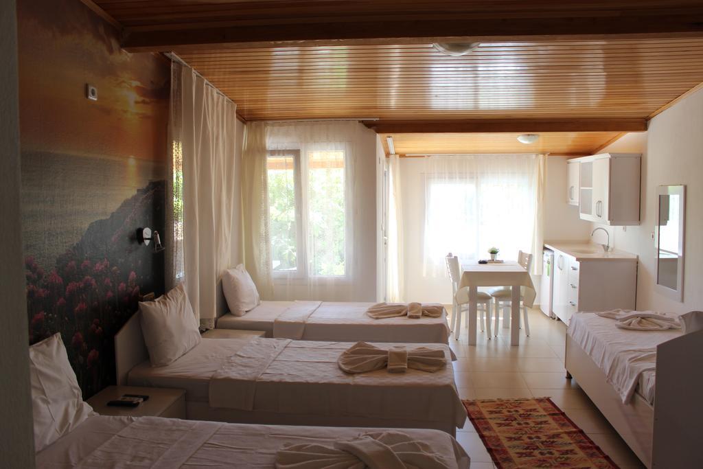 Huzur Hotel Siğacık Екстериор снимка